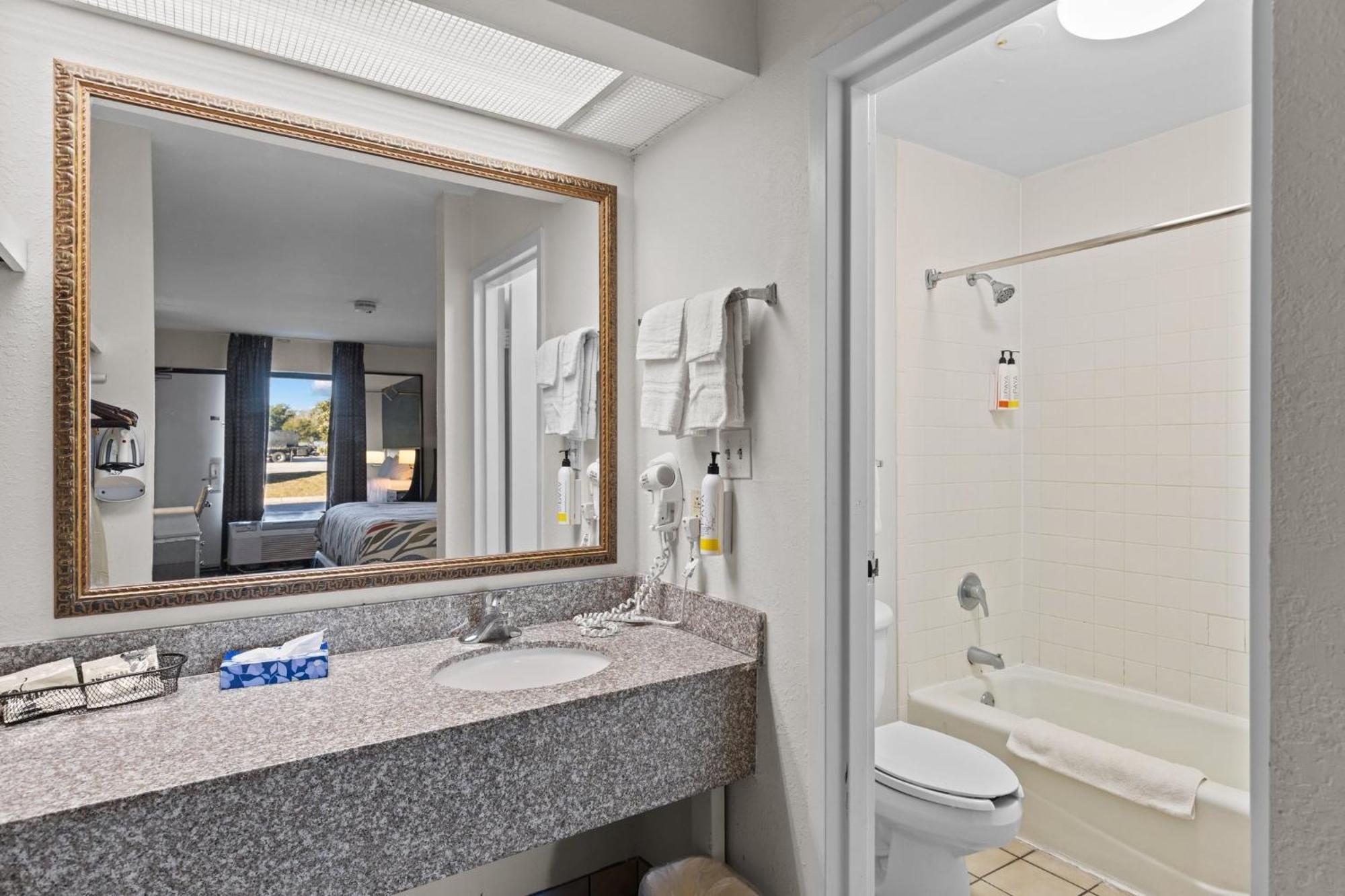 Garnet Inn & Suites, Morehead City Near Atlantic Beach Εξωτερικό φωτογραφία